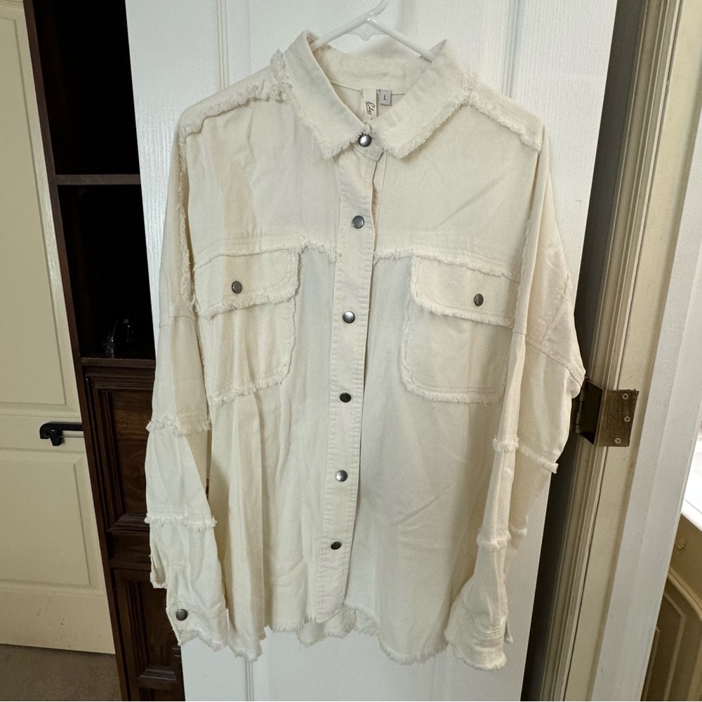 Elan Cream Frayed Edge Shirt Size Large EUC